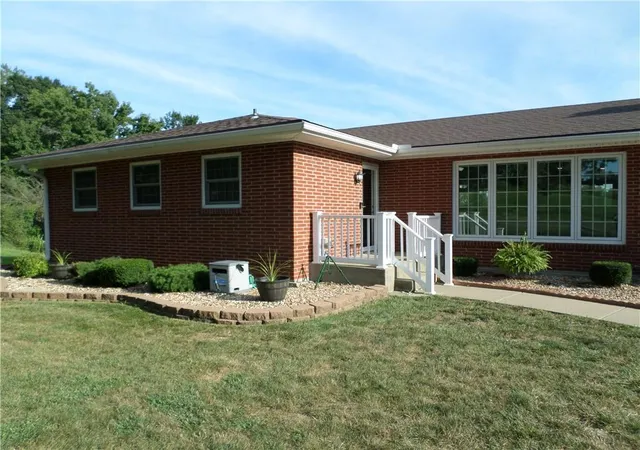2nd image of 17600 Country Clb Rd, Atchison, KS 66002 | MLS# 2637760