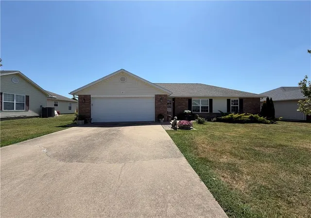 Photo 2 of Sale Pending at 1815 Sylvan Ave, Neosho, MO 64850 | MLS# 2637761 | Listing updated on 2026-08-22
