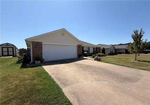Photo 3 of Sale Pending at 1815 Sylvan Ave, Neosho, MO 64850 | MLS# 2637761 | Listing updated on 2026-08-22
