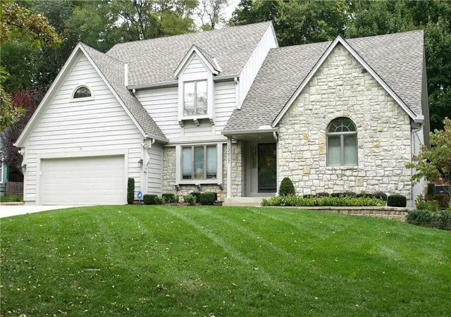 Photo 1 of Sale Pending at 12817 El Monte St, Leawood, KS 66209 | MLS# 2637766 | Listing updated on 2026-09-07