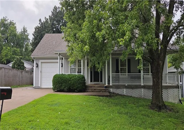 1st image of 200 Ottman St, Richmond, MO 64085 | MLS# 2637768
