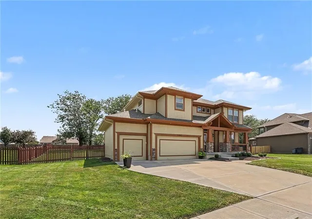 Photo 3 of Single family home for sale at 11043 Northridge Dr, Kansas City, KS 66109 | MLS# 2637769 | Listing updated on 2026-09-20