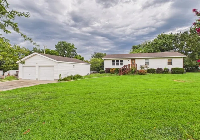 Photo 1 of Single family home for sale at 205 Nw 21st Rd, Warrensburg, MO 64093 | MLS# 2637775 | Listing updated on 2026-09-04