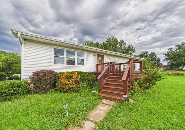 Photo 3 of Single family home for sale at 205 Nw 21st Rd, Warrensburg, MO 64093 | MLS# 2637775 | Listing updated on 2026-09-04