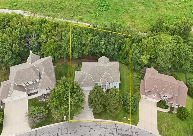 1st image of 7650 Forest Park Dr, Shawnee, KS 66217 | MLS# 2637776