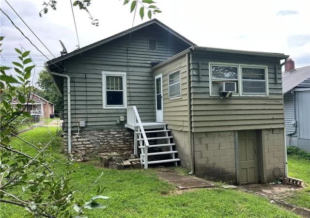 2nd image of 5736 Indiana Ave, Kansas City, MO 64130 | MLS# 2637782