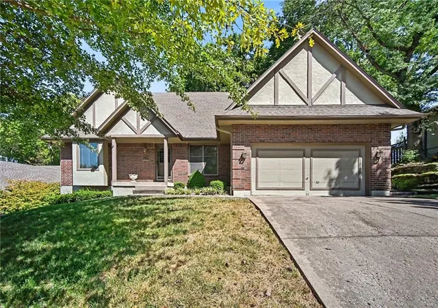 Photo 2 of Single family home for sale at 2414 Springcreek Ct, Blue Springs, MO 64015 | MLS# 2637786 | Listing updated on 2026-10-08