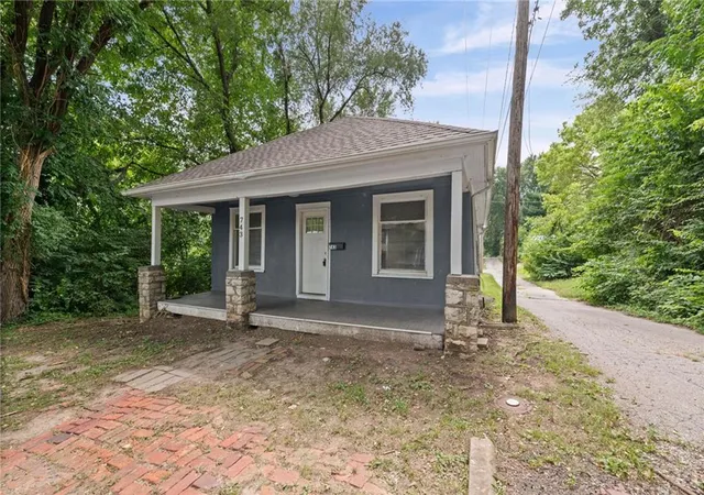 22nd image of 743 Kickapoo St, Leavenworth, KS 66048 | MLS# 2637792
