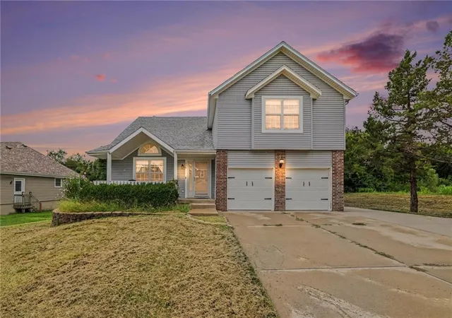 1st image of 226 N Sunset Ln, Raymore, MO 64083 | MLS# 2637794