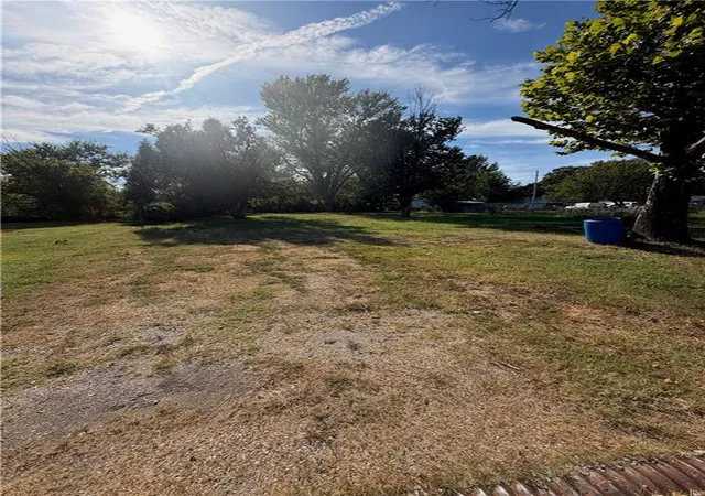 1st image of 406 S Allison Rd, El Dorado Springs, MO 64744 | MLS# 2637795