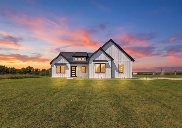 1st image of 5600 Se Us 69 Hwy, Lawson, MO 64062 | MLS# 2637801