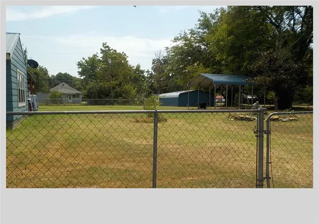 5th image of 307 W North St, Coffeyville, KS 67337 | MLS# 2637803