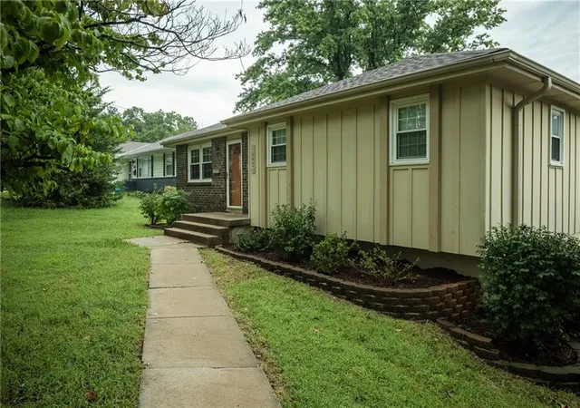 1st image of 10607 Bellefontaine Ave, Kansas City, MO 64137 | MLS# 2637810