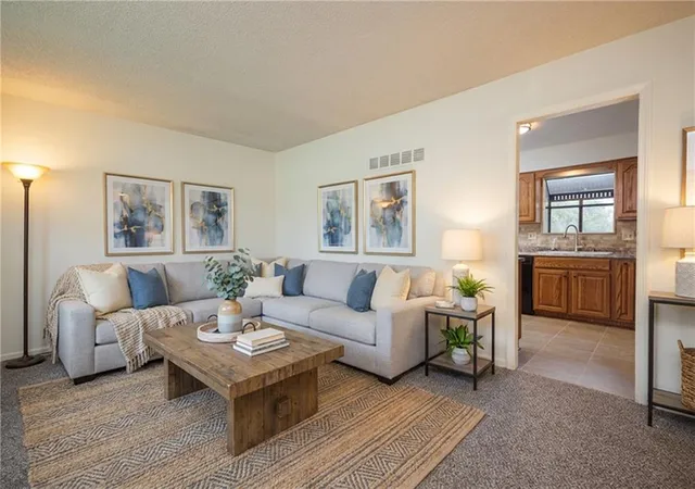 4th image of 10607 Bellefontaine Ave, Kansas City, MO 64137 | MLS# 2637810