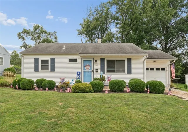 1st image of 2403 59th St, Gladstone, MO 64118 | MLS# 2637811