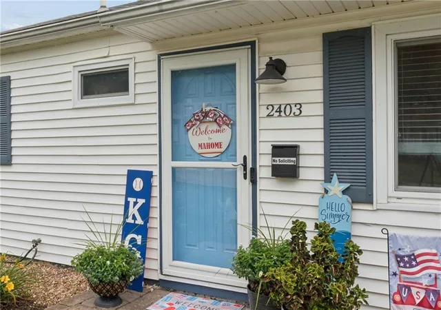Photo 3 of Sale Pending at 2403 59th Street, Gladstone, MO 64118 | MLS# 2637811 | Listing updated on 2026-08-28
