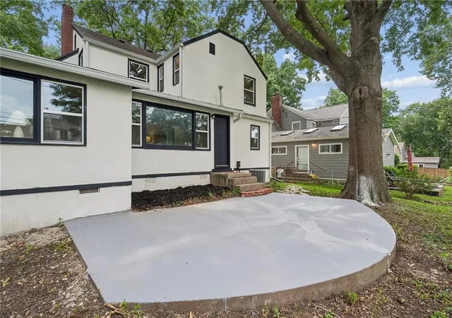 33rd image of 424 E 79th Ter, Kansas City, MO 64131 | MLS# 2637818