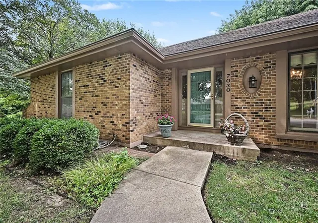 3rd image of 7030 Mill Creek Rd, Shawnee, KS 66217 | MLS# 2637825
