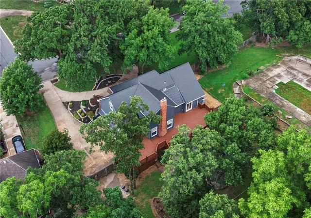 image of 4735 Summit Ct, Shawnee, KS 66216 | MLS# 2637829