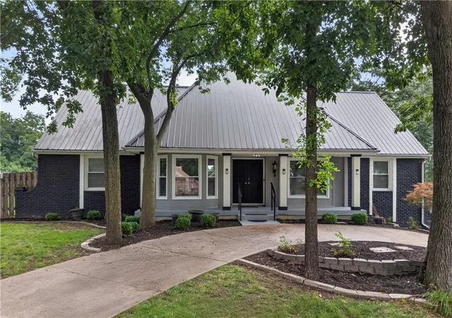 50th image of 4735 Summit Ct, Shawnee, KS 66216 | MLS# 2637829
