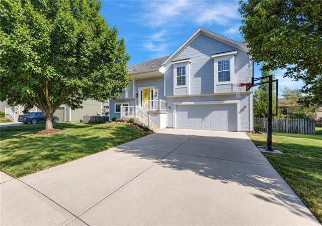 Photo 1 of Single family home for sale at 713 S Meadowbrook St, Gardner, KS 66030 | MLS# 2637830 | Listing updated on 2026-10-27