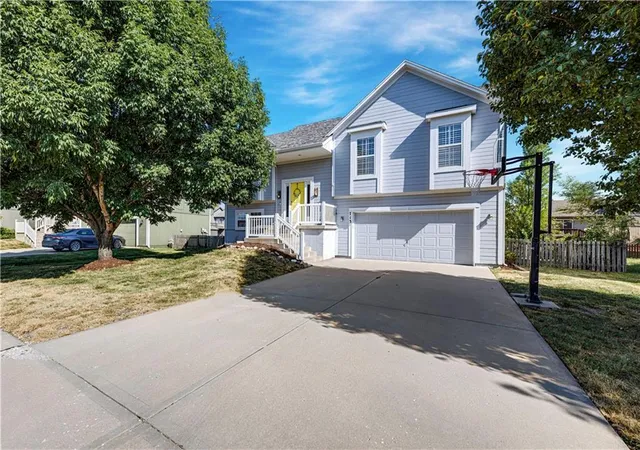 Photo 1 of Single family home for sale at 713 S Meadowbrook St, Gardner, KS 66030 | MLS# 2637830 | Listing updated on 2026-10-07