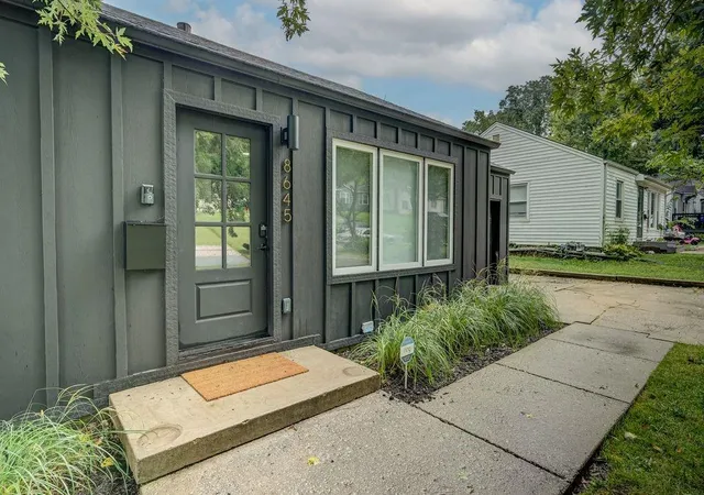 Photo 3 of Single family home for sale at 8645 Sleepy Holw Rd, Kansas City, MO 64114 | MLS# 2637836 | Listing updated on 2026-08-21