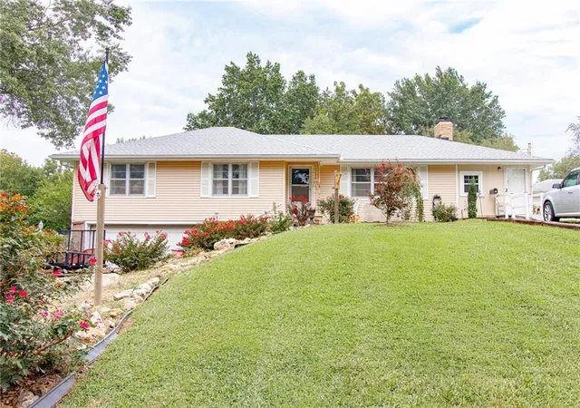 1st image of 204 W 16th St, Holden, MO 64040 | MLS# 2637838