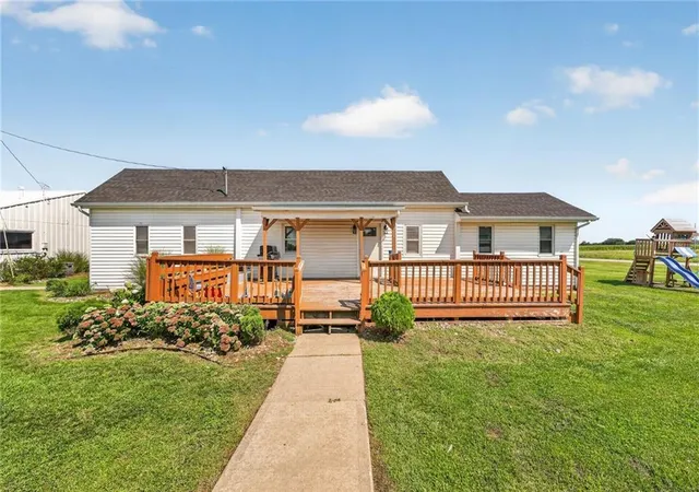 2nd image of 8275 Nw Braley Rd, Plattsburg, MO 64477 | MLS# 2637839