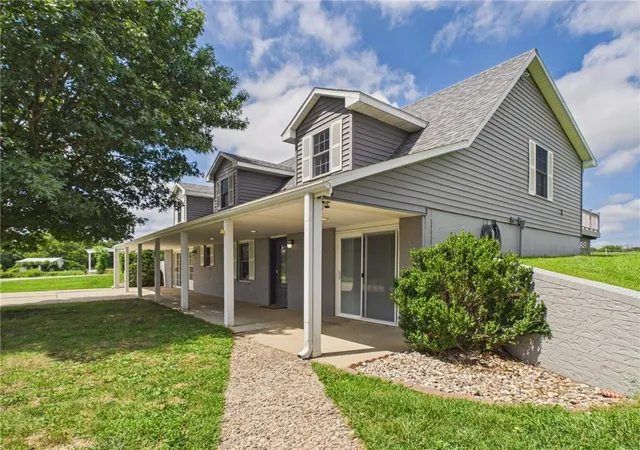 Photo 3 of Sale Pending at 808 Ne 221st Rd, Warrensburg, MO 64093 | MLS# 2637841 | Listing updated on 2026-08-31