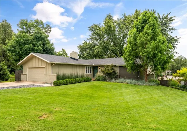Photo 1 of Single family home for sale at 3315 W 98th Street, Leawood, KS 66206 | MLS# 2637844 | Listing updated on 2026-09-05