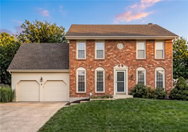 1st image of 3907 Ne Clearbrook Dr Ne, Lees Summit, MO 64064 | MLS# 2637845
