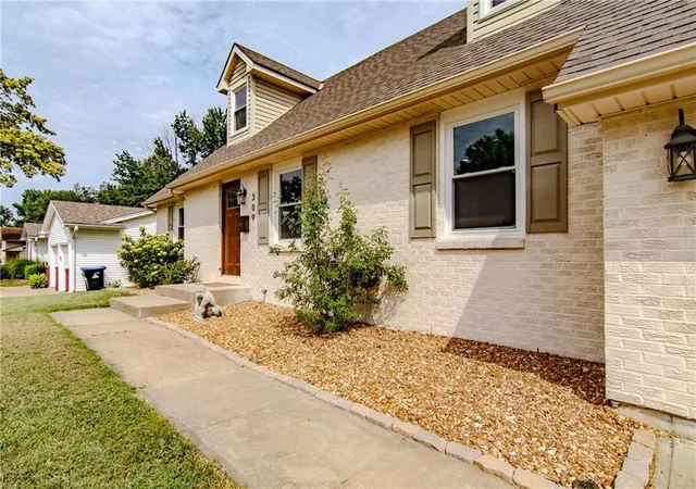 Photo 3 of Sale Pending at 309 Hillcrest Dr, Warrensburg, MO 64093 | MLS# 2637850 | Listing updated on 2026-10-05