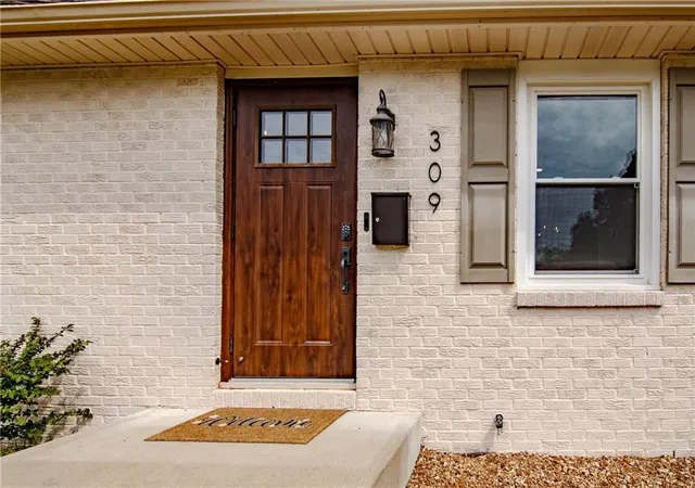 Photo 4 of Sale Pending at 309 Hillcrest Dr, Warrensburg, MO 64093 | MLS# 2637850 | Listing updated on 2026-10-05