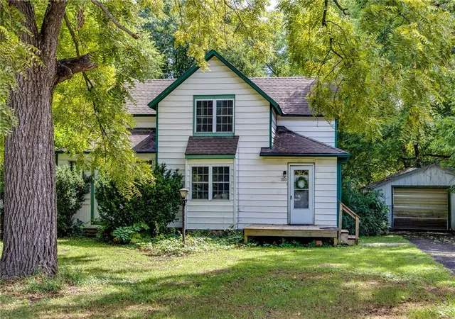 1st image of 310 W Bridge St, Perry, KS 66073 | MLS# 2637859