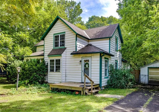 2nd image of 310 W Bridge St, Perry, KS 66073 | MLS# 2637859