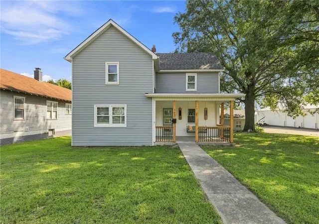 Photo 1 of Sale Pending at 107 E 15th St, Higginsville, MO 64037 | MLS# 2637860 | Listing updated on 2026-08-30