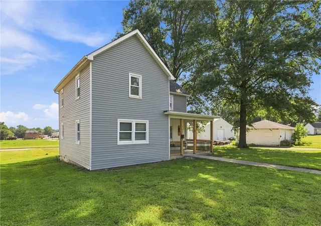 Photo 4 of Sale Pending at 107 E 15Th St, Higginsville, MO 64037 | MLS# 2637860 | Listing updated on 2026-08-30