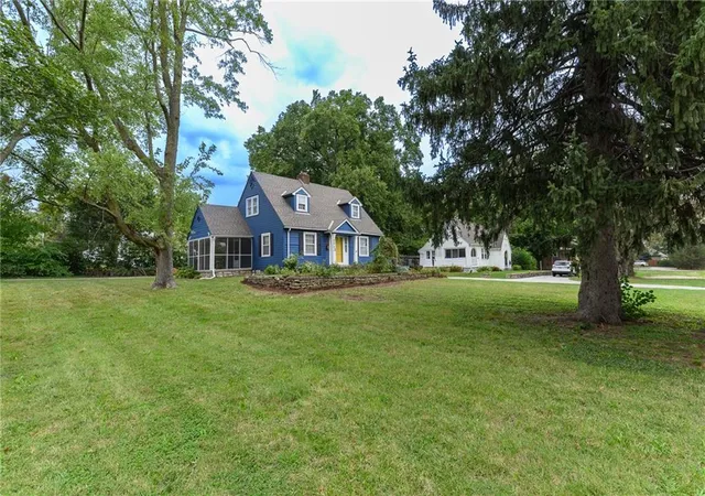 Photo 1 of Sale Pending at 6842 Metcalf Ave, Overland Park, KS 66204 | MLS# 2637872 | Listing updated on 2026-10-03
