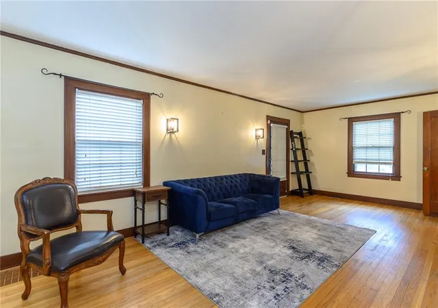 Photo 4 of Sale Pending at 6842 Metcalf Ave, Overland Park, KS 66204 | MLS# 2637872 | Listing updated on 2026-10-03