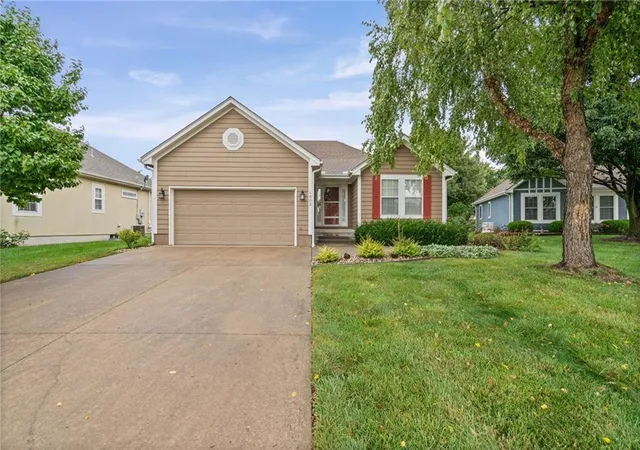 1st image of 1802 Meadowlark Ct, Raymore, MO 64083 | MLS# 2637875