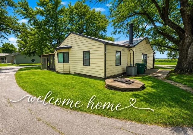 2nd image of 808 S State Route F Hwy, Garden City, MO 64747 | MLS# 2637878