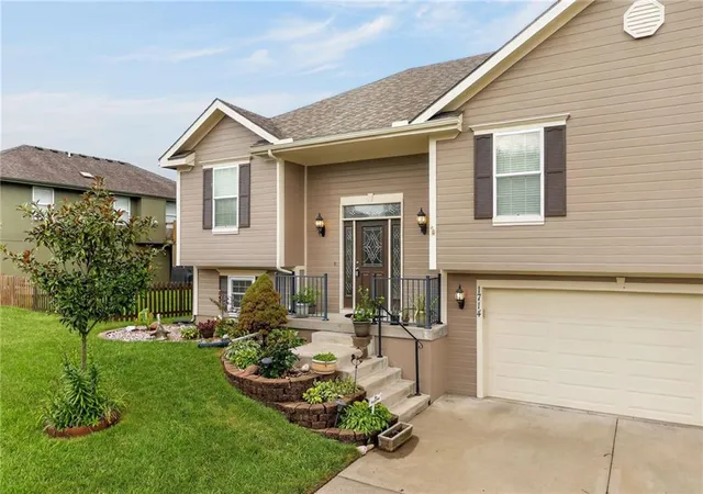 2nd image of 1714 Brooke Ct, Kearney, MO 64060 | MLS# 2637881