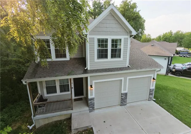 2nd image of 2202 N Woodsbury Rd, Independence, MO 64058 | MLS# 2637882