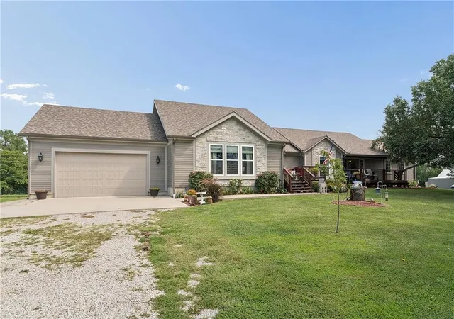 Photo 3 of Single family home for sale at 14608 E 263rd St, Harrisonville, MO 64701 | MLS# 2637883 | Listing updated on 2026-08-27