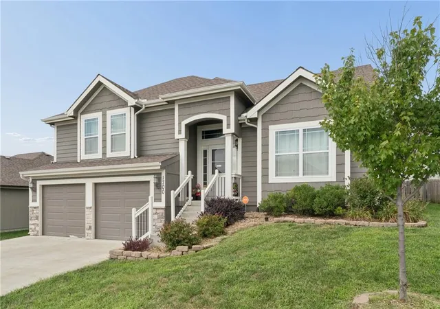 2nd image of 1700 Chestnut St, Kearney, MO 64060 | MLS# 2637887
