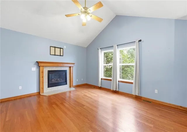4th image of 1403 Glenda Ter, Cameron, MO 64429 | MLS# 2637890