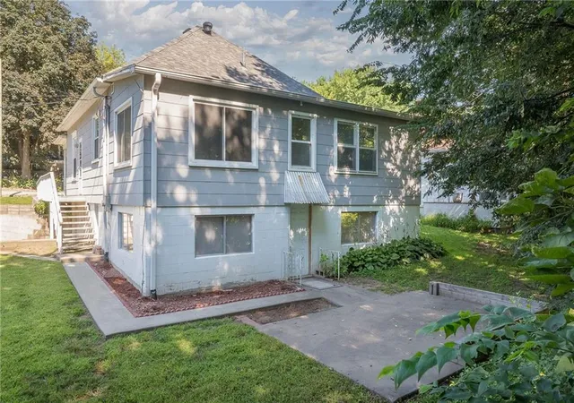 3rd image of 302 N Chestnut St, Forest City, MO 64451 | MLS# 2637893