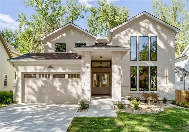 Photo 1 of Single family home for sale at 5024 W 72nd Street, Prairie Village, KS 66208 | MLS# 2637894 | Listing updated on 2026-10-10