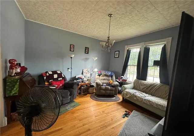 Photo 4 of Single family home for sale at 406 W Poulin St, Saint Joseph, MO 64501 | MLS# 2637895 | Listing updated on 2026-09-21